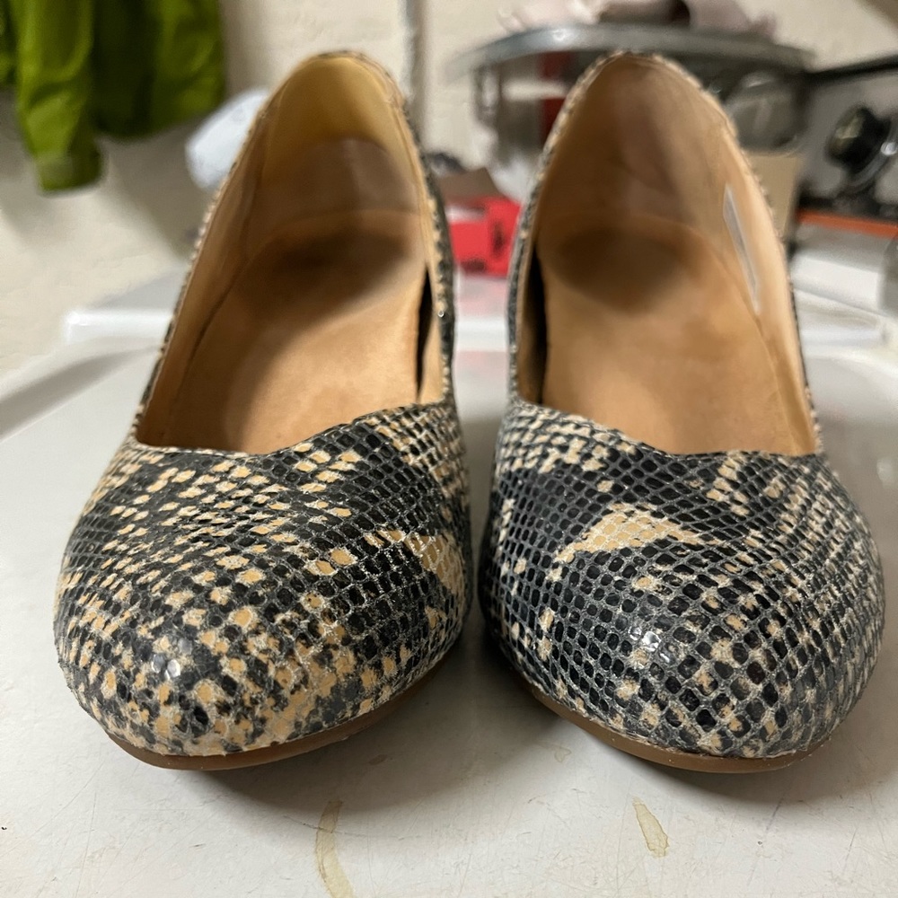 Vionic snakeskin wedge